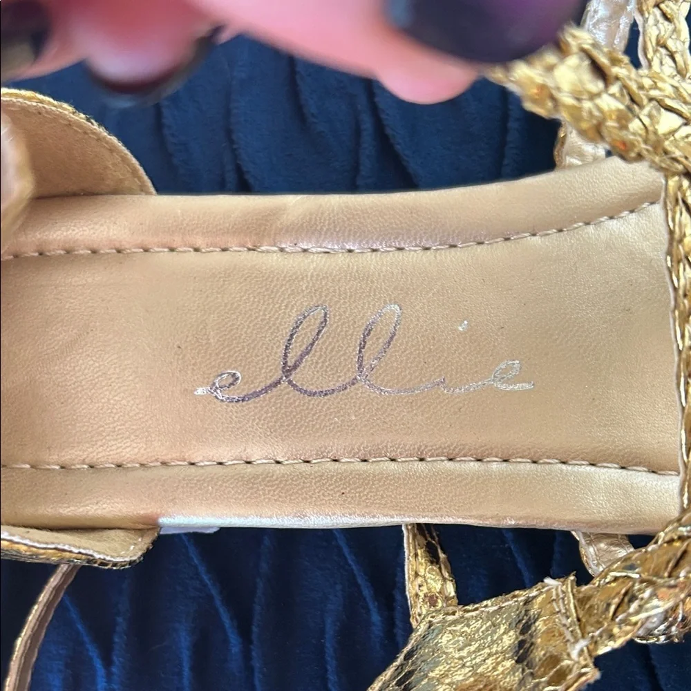 NWOT Elegant Gold Strappy Sandals - Picture 6 of 9